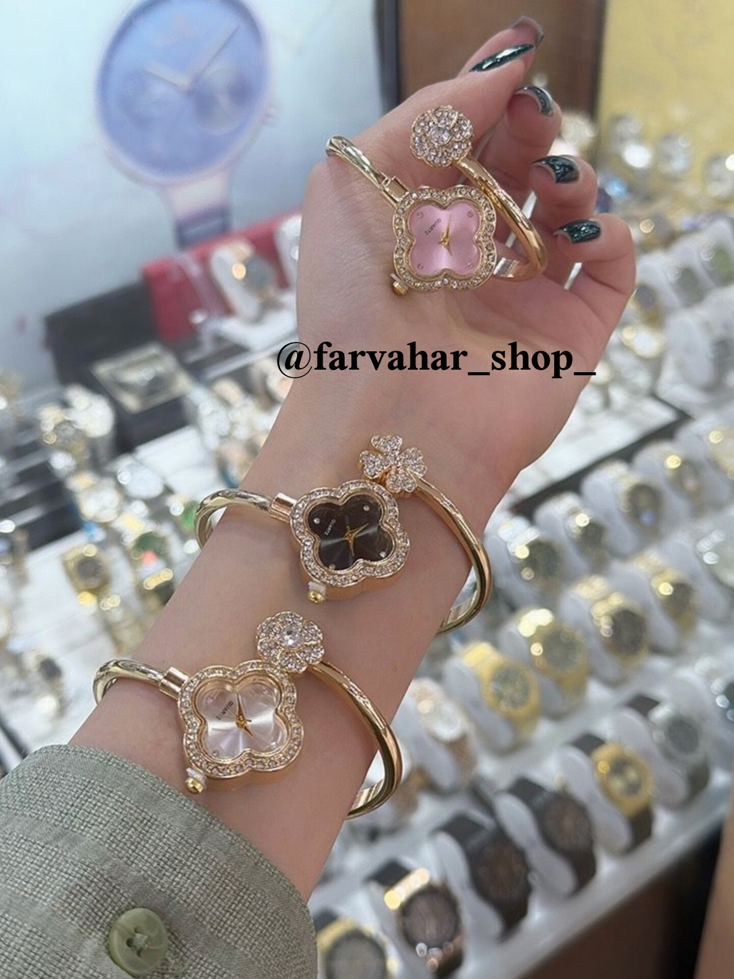 ساعت زنانه ونکلیف نگین دار